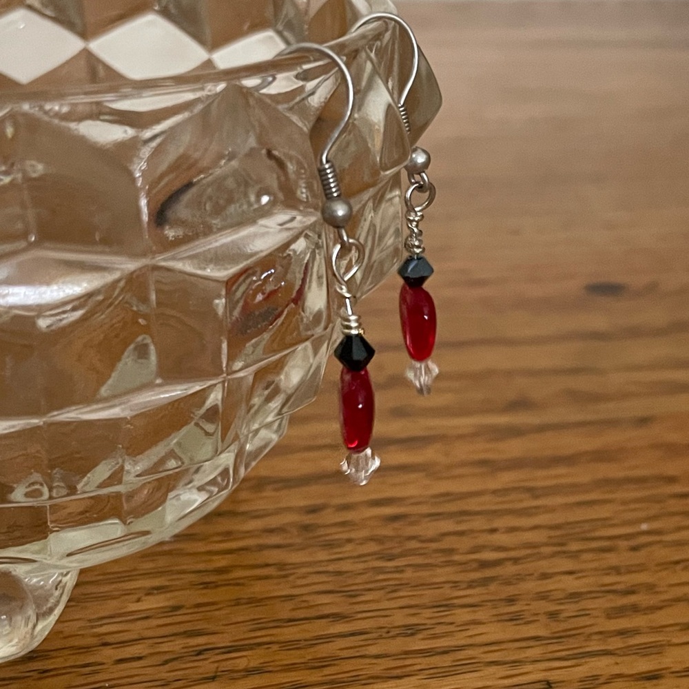 Red Glass Heart & Swarovski Crystal Earrings - NWT - Picture 5 of 6